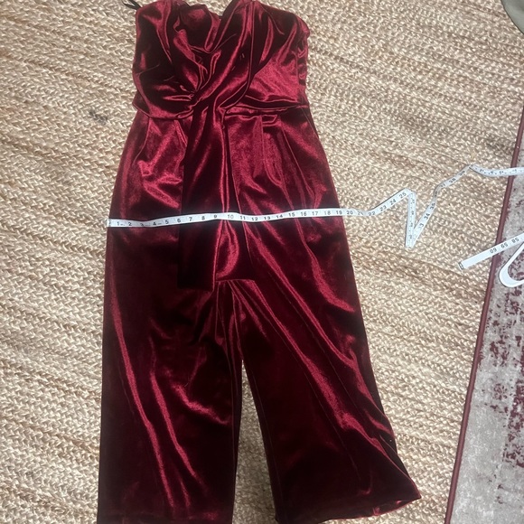 ASOS size 8 beautiful deep red velvet jumpsuit - Picture 2 of 8
